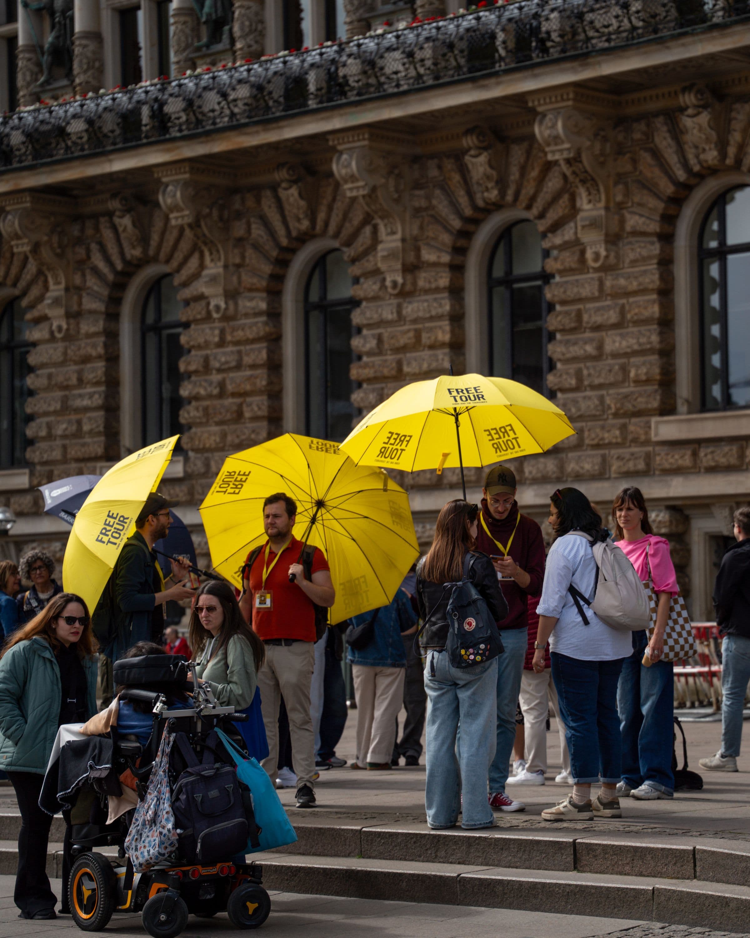 Gruppo in partenza per un tour guidato in città